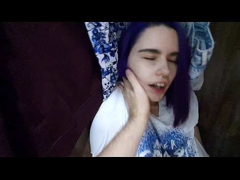 ❤️ Хоҳарамро дар ҷевон ёфт ва ба ӯ кӯмак кард Порно босифат дар tg.porngipfy.ru ﹏